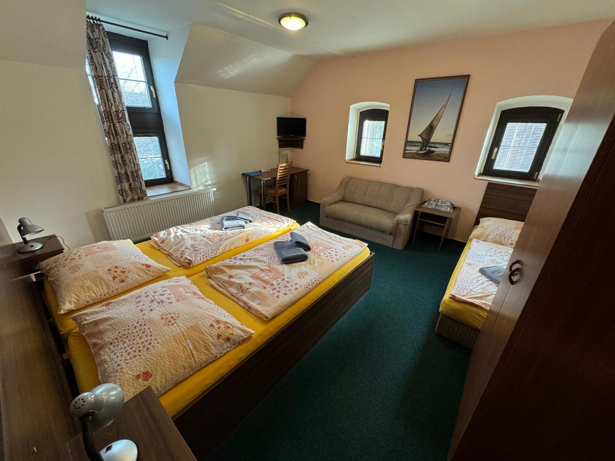 Pension U Svateho Jana Hradec Králové Extérieur photo