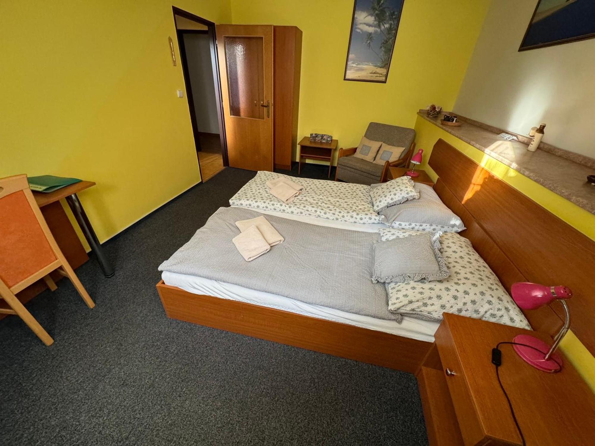 Pension U Svateho Jana Hradec Králové Extérieur photo